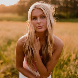 Meet your Posher, Ava